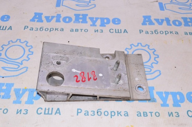 Кронштейн підсилювача заднього бампера 852113JA0A NISSAN