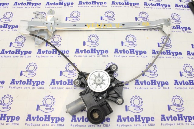 Моторчик склопідйомника двері задніх, правих 8571042150 TOYOTA