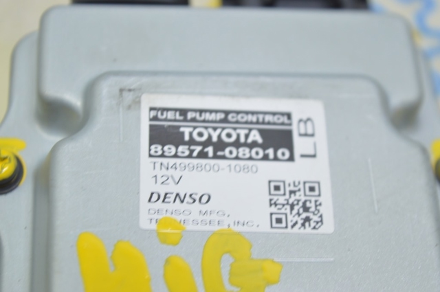 Модуль (блок) управління паливного насоса 8957108010 TOYOTA