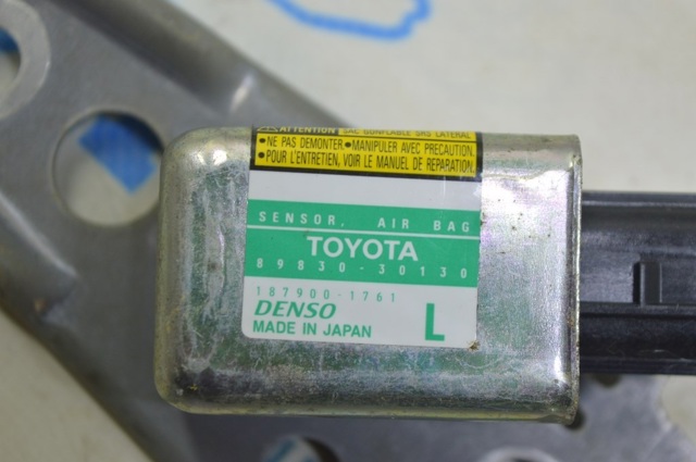 Датчик Ейрбег передній 8983030130 TOYOTA
