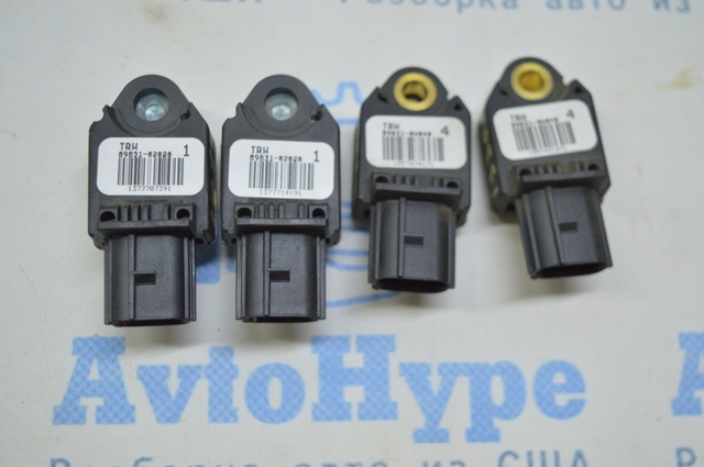 Датчик Ейрбег передній 8983102020 TOYOTA