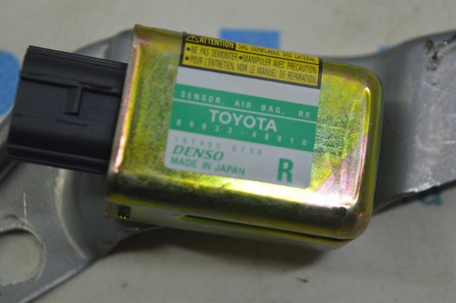 Датчик Ейрбег передній 8983348010 TOYOTA
