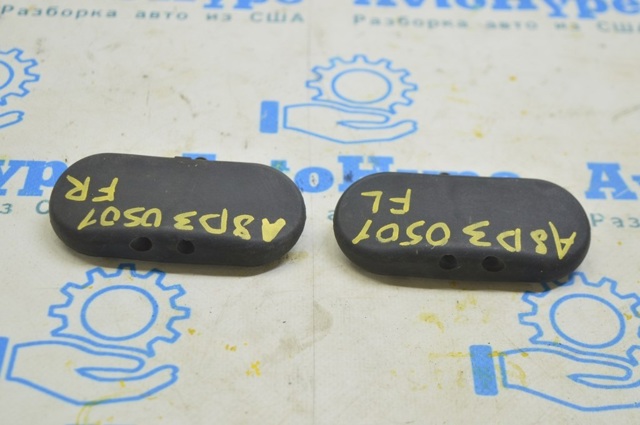 Форсунка омивача скла лобового, права 8E0955988D VAG
