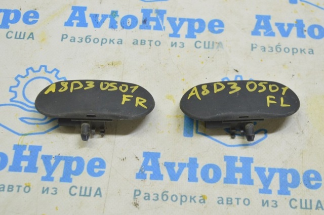 Форсунка омивача скла лобового, права 8E0955988D VAG