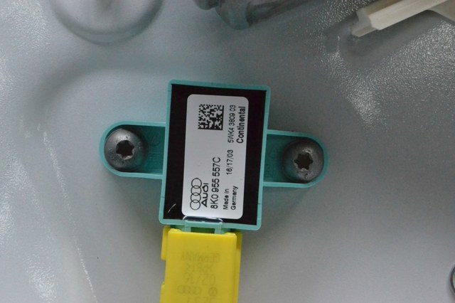 Датчик AIRBAG передній 8K0955557C VAG