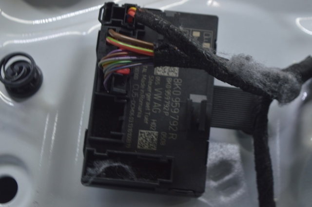 Блок комфорту передніх дверей 8K0959792R VAG