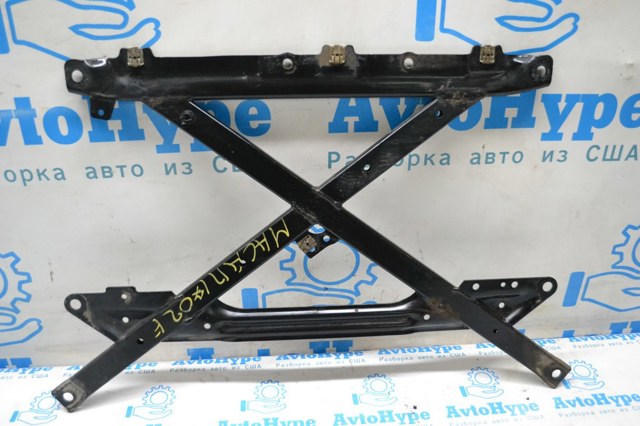Підсилювач переднього підрамника 8K1399345E PORSCHE