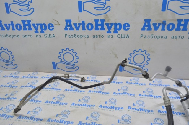 Шланг кондиціонера, від радіатора до випарника 8R0260710L VAG