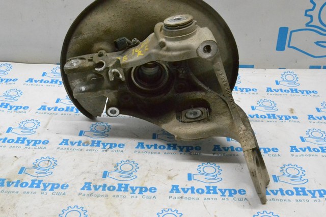 Цапфа поворотна права 8R0505432F VAG