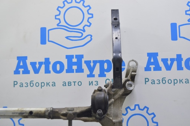 Кронштейн передньої панелі, лівий 8R0805527A VAG
