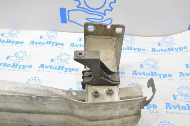 Кронштейн підсилювача переднього бампера 8R0807133A VAG