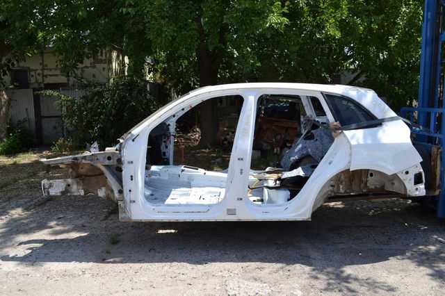 Ремчастина кузова ліва 8R0809839A VAG