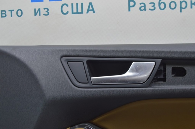 Ручка передніх дверей внутрішня, права 8R0837020A6PS VAG