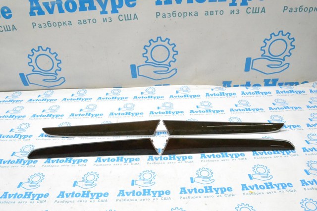 Накладка задньої лівої двері 8R0867409 VAG