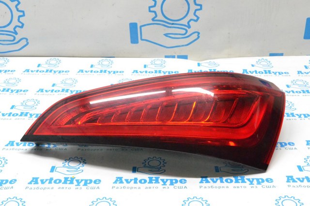 Задній правий стоп 8R0945094D VAG