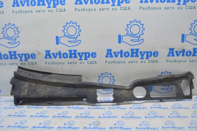 Водостік лобового скла, жабо 8R1819447C01C VAG