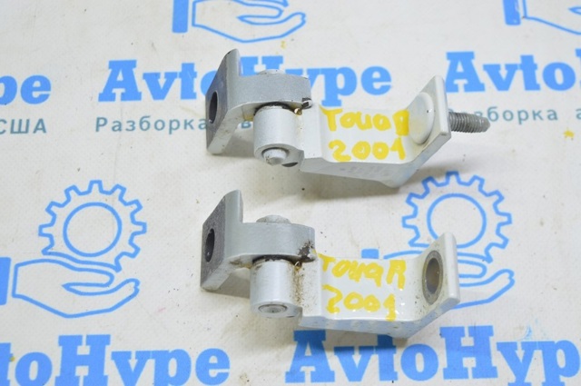 Дверний шарнір правий передній 8S0833408A VAG