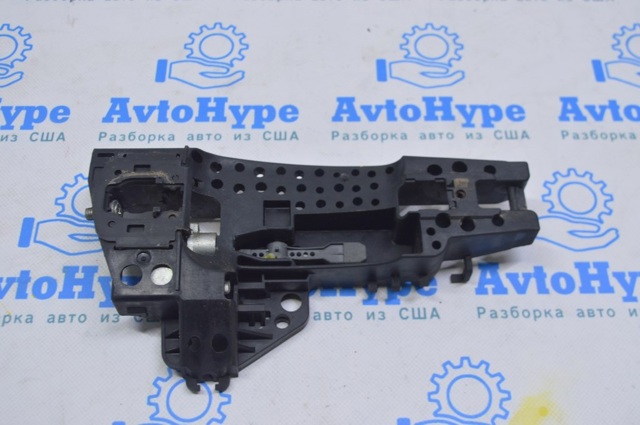 Тримач зовнішньої ручки дверей, задніх правих 8T0837886B VAG