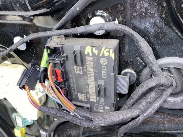 Блок комфорту передніх дверей 8T0959793P VAG