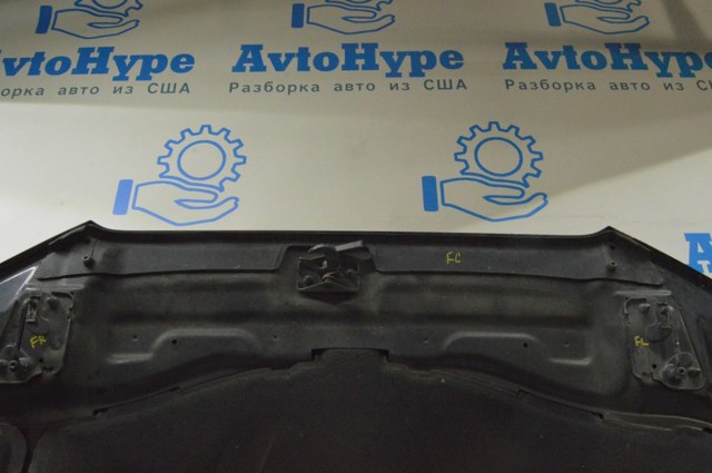 Ущільнювач капота 8V0823126B VAG