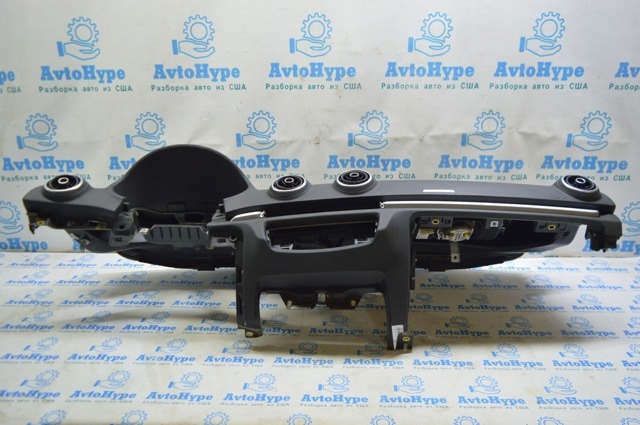 Передня панель 8V1857001L24A VAG