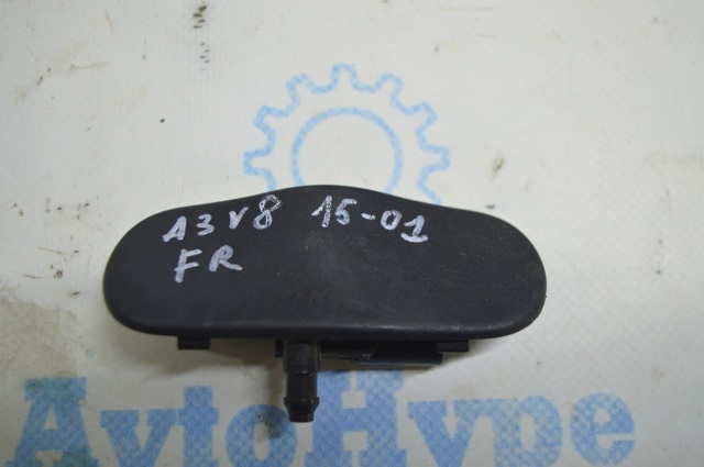 Форсунка омивача скла лобового, ліва 8V3955987A VAG