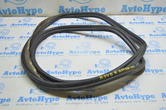 Ущільнювач кришки багажника 8V5827705E VAG