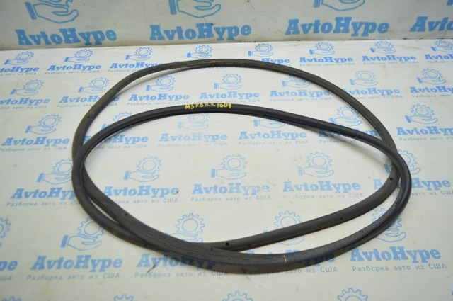 Ущільнювач двері задньої правої (на двері) 8V5839912C VAG