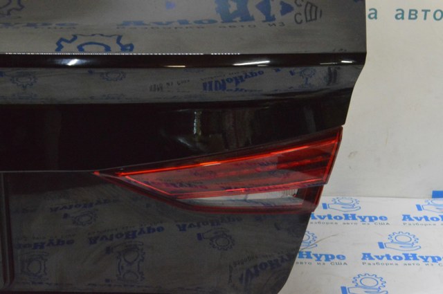 Ліхтар задній правий 8V5945076B VAG