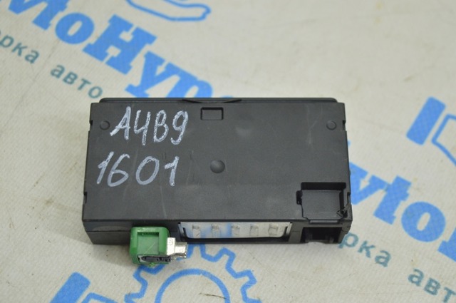 USB-розгалужувач 8W0035736 VAG