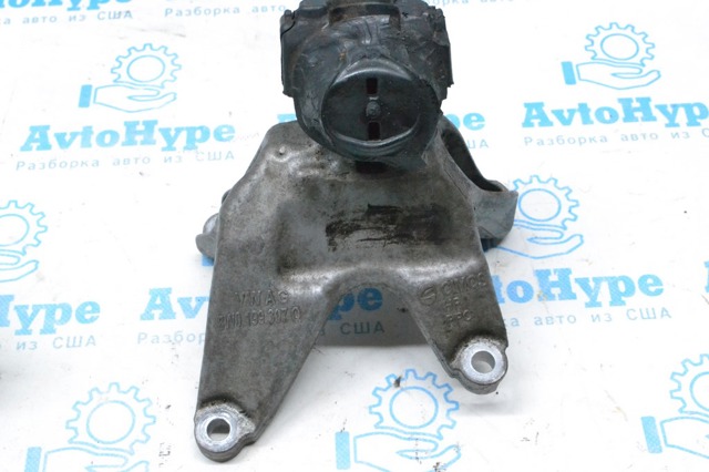 Кронштейн подушки (опори) двигуна, лівої 8W0199307L VAG