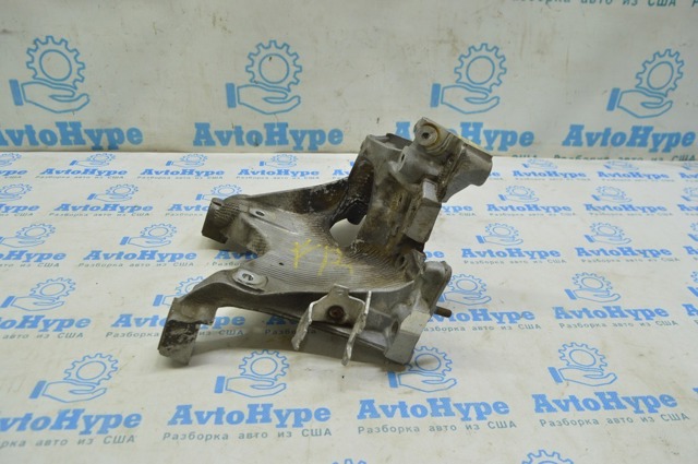 Кронштейн передньої балки 8W0399296E VAG