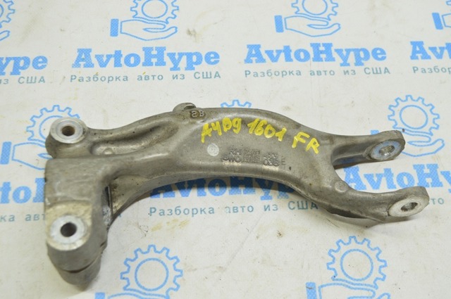 Вилка нижня амортизатора переднього, права 8W0413038G VAG