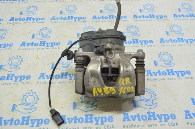 Гнучка гальмівна трубка задня 8W0611775C VAG