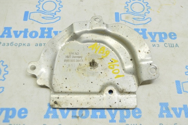 Лючок підкрилка переднього правого 8W0805584A VAG