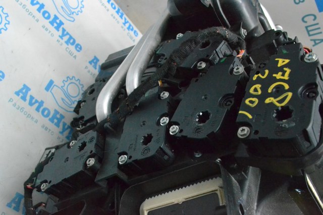 Клапан розширювальний 8W0816679 VAG