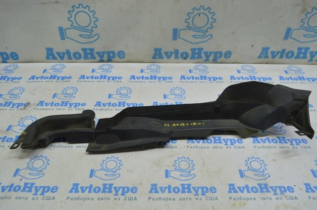 Заглушка жабо збоку 8W0821169C VAG