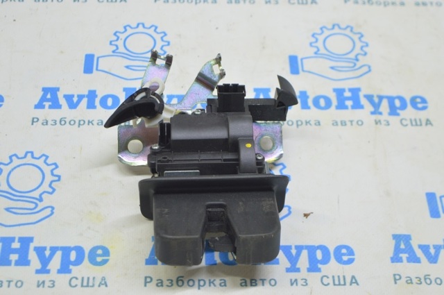 Центральний замок багажника 8W0827503 VAG