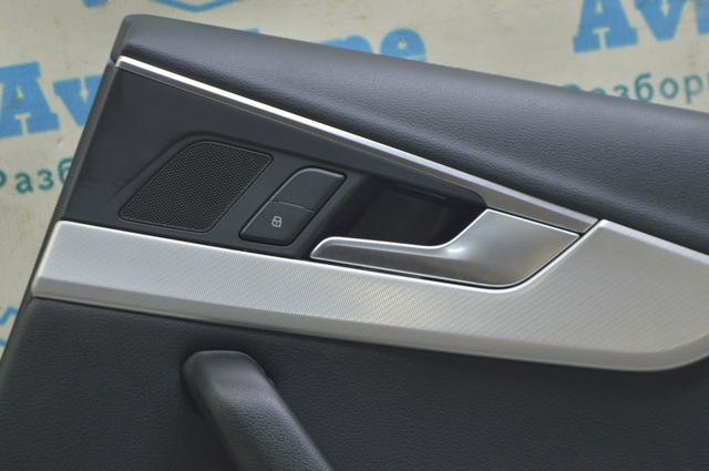 Ручка задньої двері внутрішня права 8W0839020A4PK VAG