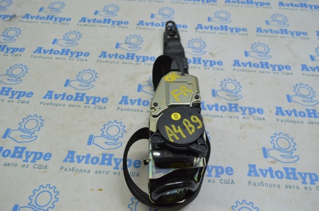 Ремінь безпеки передній правий 8W0857706DV04 VAG