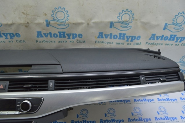 Молдинг (накладка) панелі приладів "торпедо", правий 8W1853190TUR3 VAG