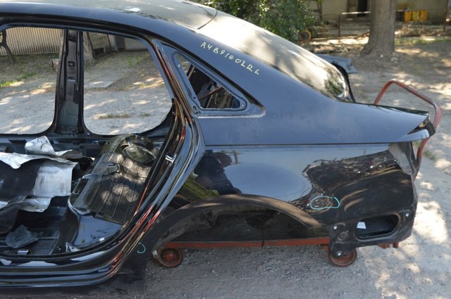 Бічна частина задня ліва 8W5809837 VAG