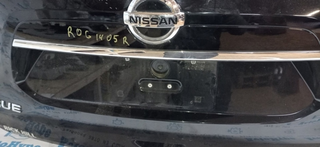 Накладка задньої 3-й/5-й двері 908107FL0A NISSAN