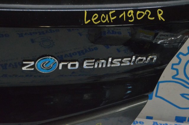 Емблема на решітку радіатора 908955SK0B NISSAN