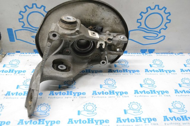 Кулак поворотний лівий 95B505431Y PORSCHE