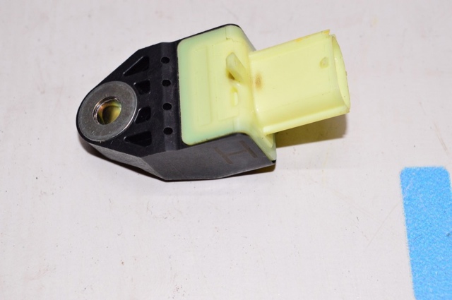 Датчик AIRBAG передній 98237SG000 SUBARU
