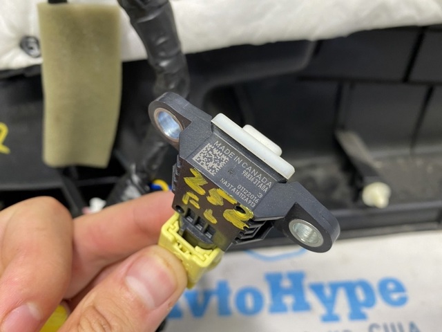 Датчик Ейрбег передній 988304RA0A NISSAN