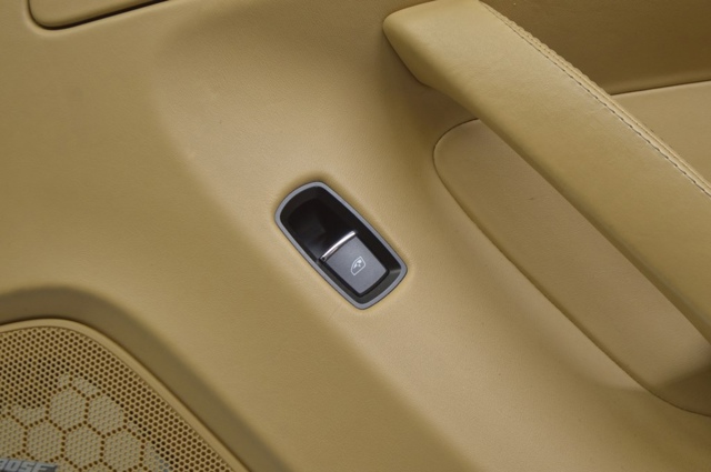 Кнопка підйомника переднього правого скла 9A795985500DML PORSCHE