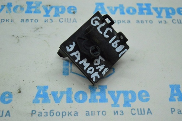 Мотор-привід відкриття лючка бака A0008202303 MERCEDES