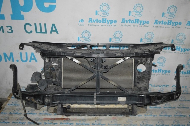 Кронштейн радіатора лівий A0995040918 MERCEDES